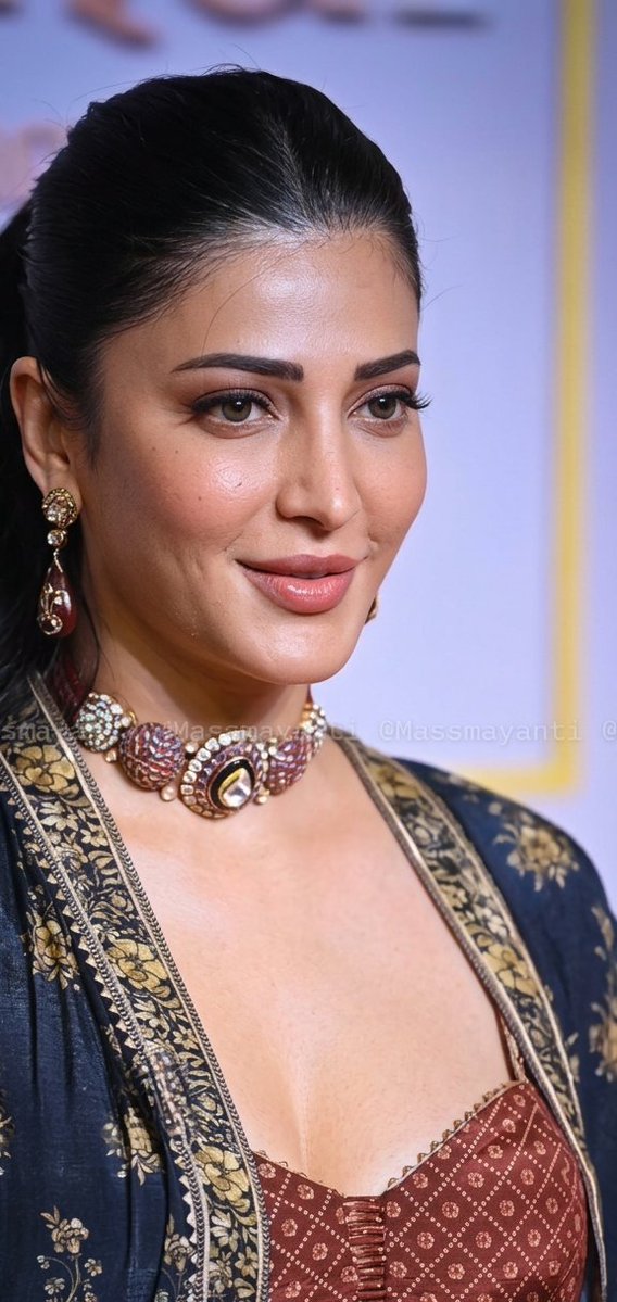Rohan_Tamanna's tweet photo. Shruti iyer maami butter face 🧈
40 aged maami 🥶❤ https://t.co/dZIt8NxGxE