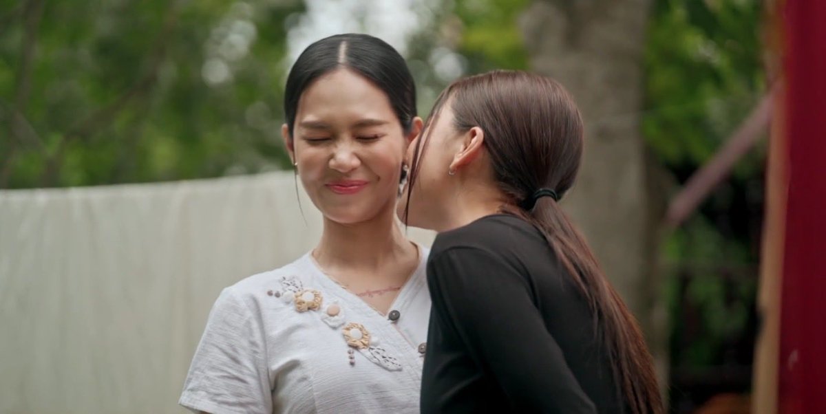 starhunter_ent's tweet photo. หอมไหมจ๊ะ 🥰

KHOM KHLANG EP6
#ข่มขลังตอนที่6 
#ข่มขลัง https://t.co/R2HxcPViwB