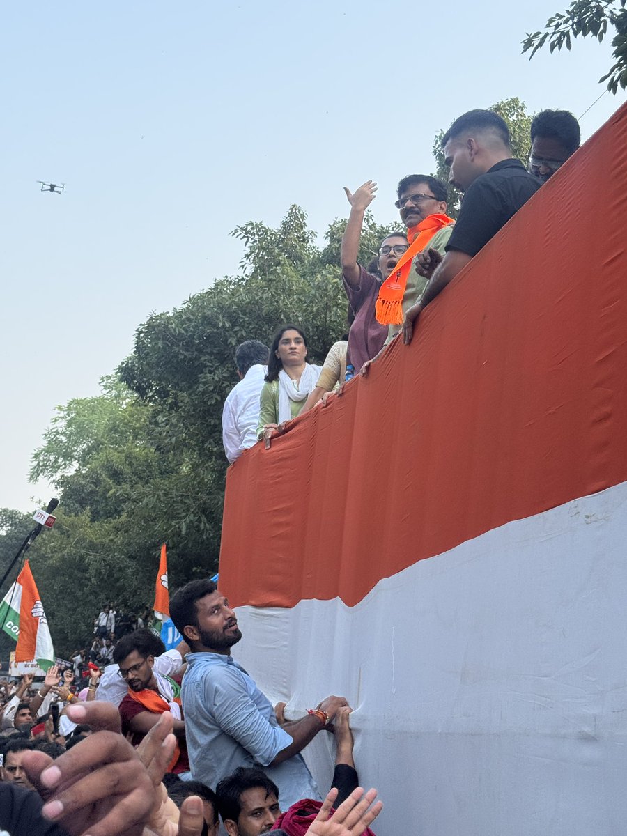 pranavpradhi1's tweet photo. It was so good to see @Phogat_Vinesh at the forefront today. She’s one of the faces of resistance against this government. A champion on and off the mat, she continues to inspire so many of us. ❤️✊ https://t.co/y6wbhJCMV5