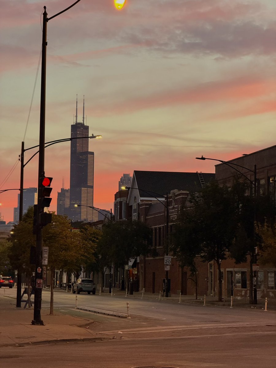 lilaaayanaa's tweet photo. Chicago @ 6:48am https://t.co/gQNaYxQ5dN
