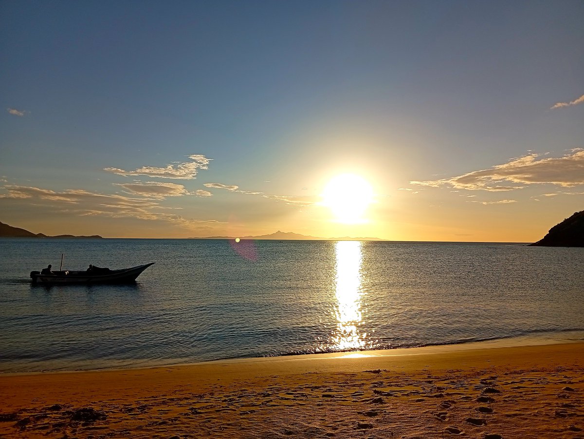 moisesandradel's tweet photo. Atardecer en Playa La Galera, Juangriego, Isla de Margarita, Venezuela, fotos tomadas, Gracias a DIOS, el 10/10/2026, entre las 17:32 y las 17:33 horas.
#DIOS #JESUCRISTO
#ESPIRITUSANTO #LaBiblia
#LaPalabraSagrada
#IsladeMargarita
#Playas
#PaisajesBellos
#Atardeceres
#Amaneceres https://t.co/OCls3pLOsJ
