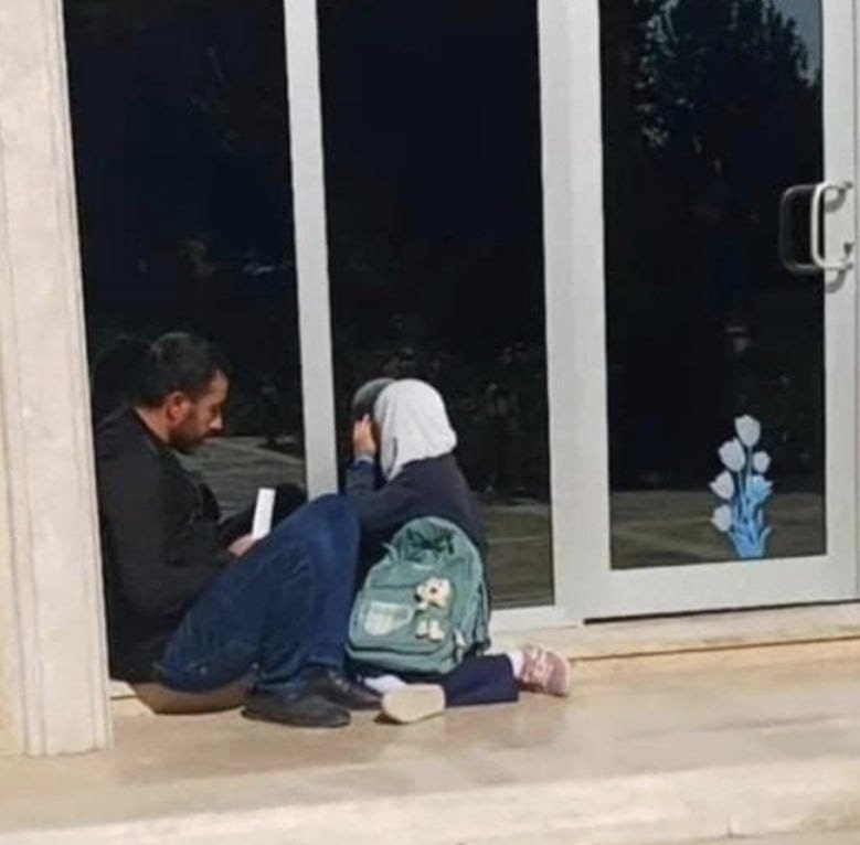 CahitTuz's tweet photo. Bu küçük yaştaki masum çocuklara bu tramvaları yaşatmak insanlık dışı aşağılık bir zihniyetle açıklanabilir. 

Aliyev yönetiminin derhal bu zulmü durdurması gerekir. Aksi hiçbir davranışın izahı olamaz. Bu anlayış Aliyev rejiminin İsrail güdümünde olduğunu teyit eder. https://t.co/YOzQ4fwjPw