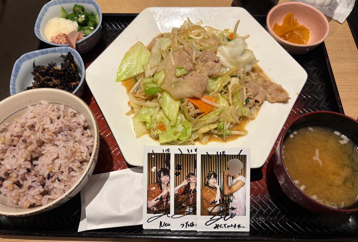 soxcks's tweet photo. 久々にライブ浴びて
はしゃぎ倒したので回復飯です。

4周年ワンマンめちゃ楽しかったー！
次はなにがあるかなー？っていう
ワクワク感があるのﾒﾁｬｲｲんだよね

#せーのっみんちゃんへ https://t.co/Vyv8TcK4Wb