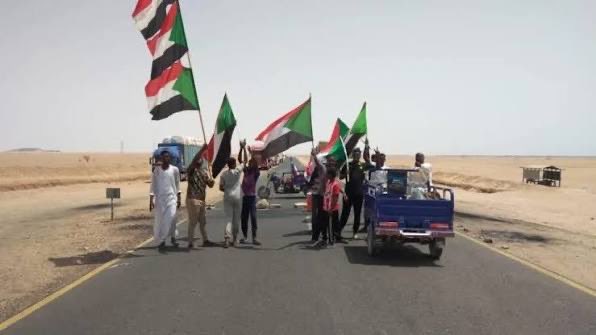 Sudan_Eyes's tweet photo. 🚨 عاجل | ترس الشمال يعلن اغلاق كل المعابر الحدودية الشمالية رداً على عدوان الجيش المصري على مناجم الذهب وانتهاكه للسيادة السودانية
#السودان #مصر #مجزرة_شمال_الوادي https://t.co/PdnPzPKVt2