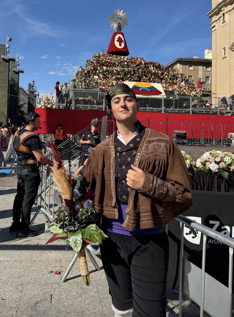 julietdaisys's tweet photo. juanjo sirviendo cunt y queerness #emociona https://t.co/fX1nfuMrm4