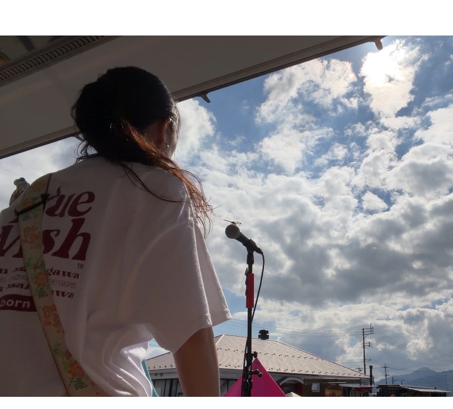 naho_t2001's tweet photo. おい、トンボさんよ、特等席でライブ見てるじゃん https://t.co/FU21tHOcwc