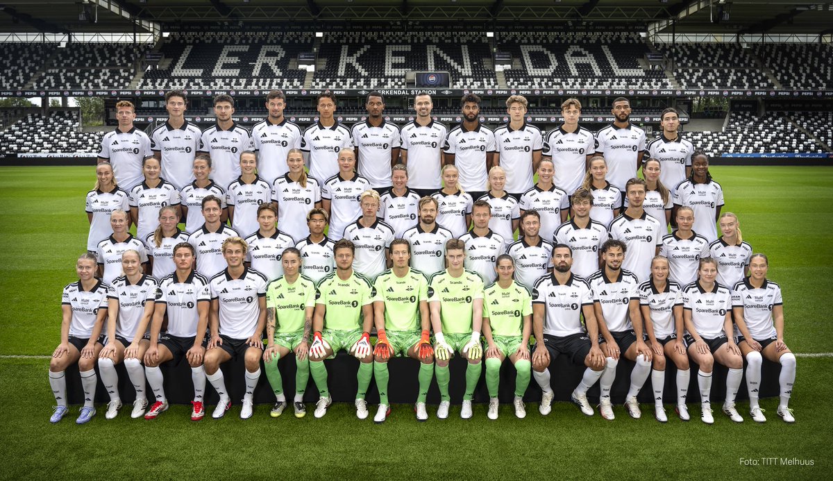 RBKfotball's tweet photo. Sammen e’ vi Rosenborg 🖤🤍 https://t.co/Q3BxuDmwQv