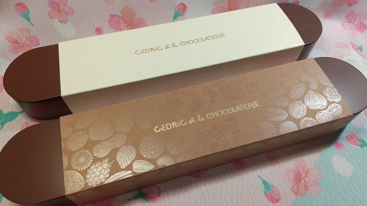 bal_a_versaille's tweet photo. セドリックグロレ@チョコで買ったビスキュイ🍪
100%レモンピューレ、100%パッションフルーツピューレ、ヘーゼルナッツペースト味があり、どれも美味しい😍
背中カチカチ山だった日に買ったので、一部溶けて(ホワイトの中央)しまいました🥲でも、美味しいから問題ない🤗 https://t.co/J6JNP2n1Zo