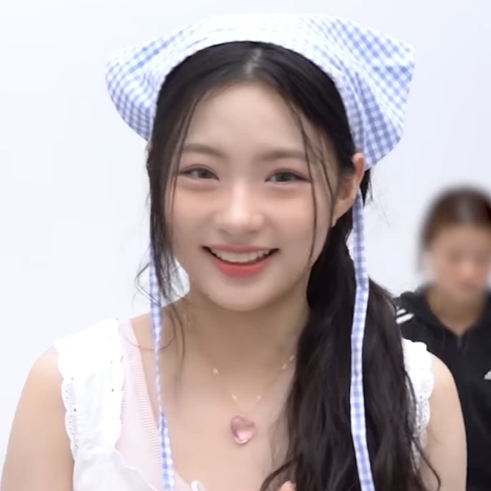 kyaaaway's tweet photo. @chanyoungaway ADIK MAO DIKASIH JAJAN https://t.co/JxAp6WCIyo