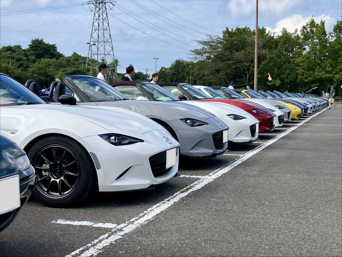 no_title_55's tweet photo. 昨日は「ロードスタージャンボリー2026」に参加してきました！
色々なロードスターを拝見でき、お話しも聞けて、とても勉強になりました😆
スタッフさんと参加された皆様、お疲れ様でした🙇‍♂️
また行きたい！！

#ロードスタージャンボリー #MAZDA #ROADSTER https://t.co/yAjl1Narc6