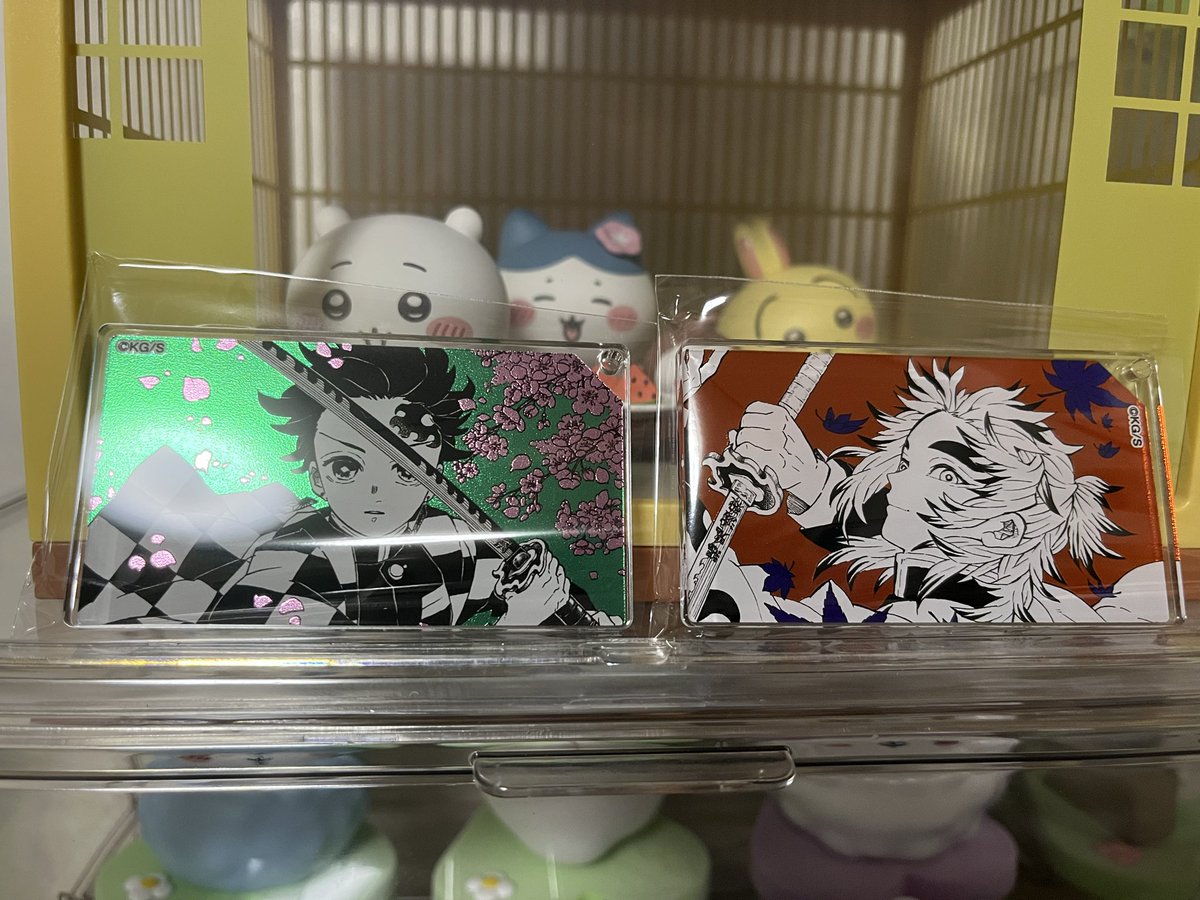 JAt06ui's tweet photo. かっこいいー！！集めたくなる🔥
煉獄さんはあと一枚は欲しい😭受注する？来年だしランダムなのきちー https://t.co/YJjHCASPsL