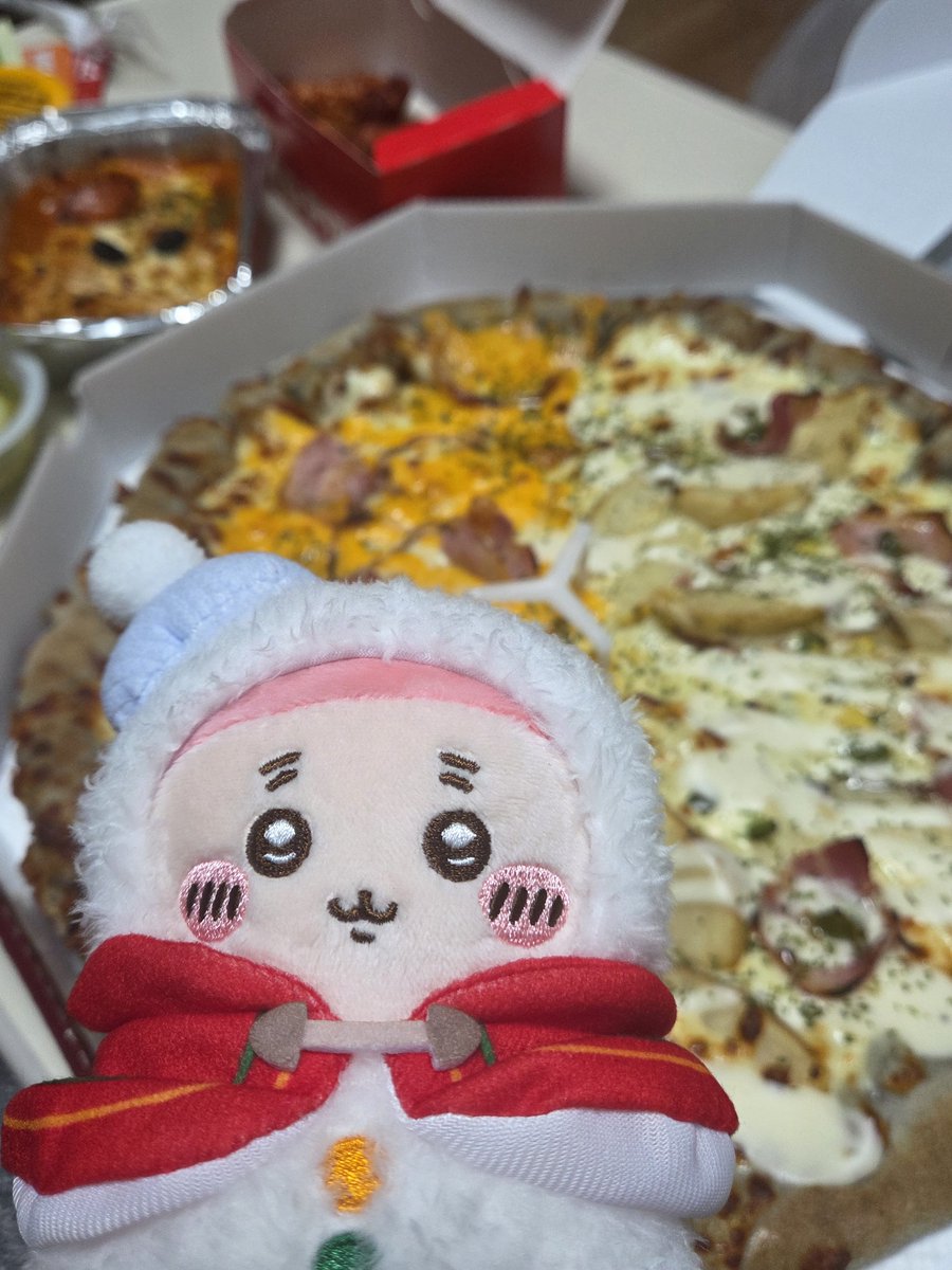 evd_sun's tweet photo. 눈카니랑 핏짜🍕 https://t.co/tb6jp0FDf4