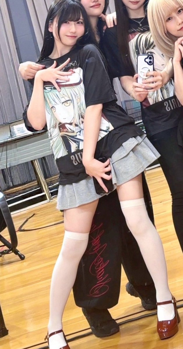 hotarushiome's tweet photo. im going crazy here https://t.co/x4GJCl4X4v