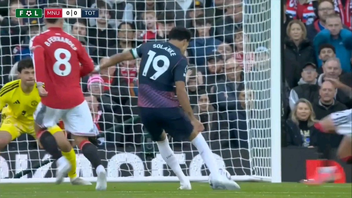 RSisquo's tweet photo. 🚨  Lammens has a lot of work to do. Manchester united always scrumble in the box 👀. What a save from Lammens 👏🏿👏🏿
#MOTD #MUNTOT #PremierLeague #FootballLounge https://t.co/qdccFmyzMH