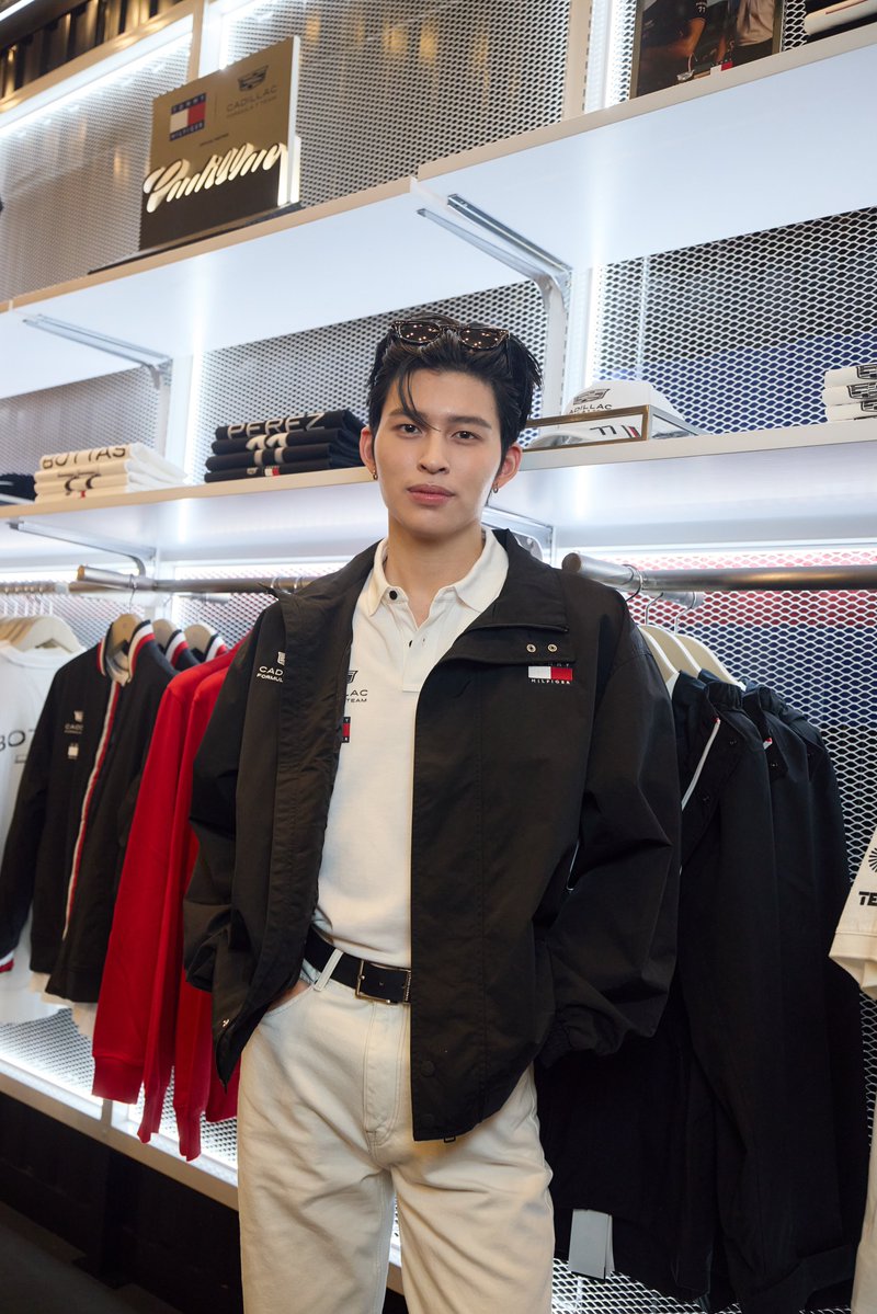 GMMTV's tweet photo. #TommyHilfiger #TommyHilfigerxCadillacF1
@TommyHilfiger 
#Ppnaravit @ppnaravit 
#GMMTV https://t.co/xTpCJI7M7e