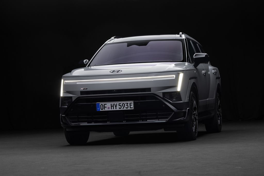 KoreanCarBlog's tweet photo. #hyundai unveiled the all-new #TucsonNLine at the #parismotorshow . Read the full details at https://t.co/G7jfksZEAB #hyundaitucson https://t.co/5tmrKm3r0k