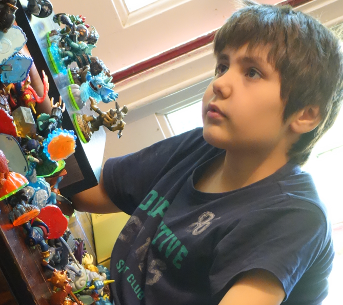 kalfuyama's tweet photo. Hoy Skylanders cumple 15 años. He amado esta franquicia desde los 7 años y a mis 21 años la sigo amando.
Gracias a Skylanders he conocido a gente increíble, vivido experiencias inolvidables y obtenido oportunidades asombrosas.
Gracias Skylanders! #SkylandersCommunityDay https://t.co/mxK514qGXn