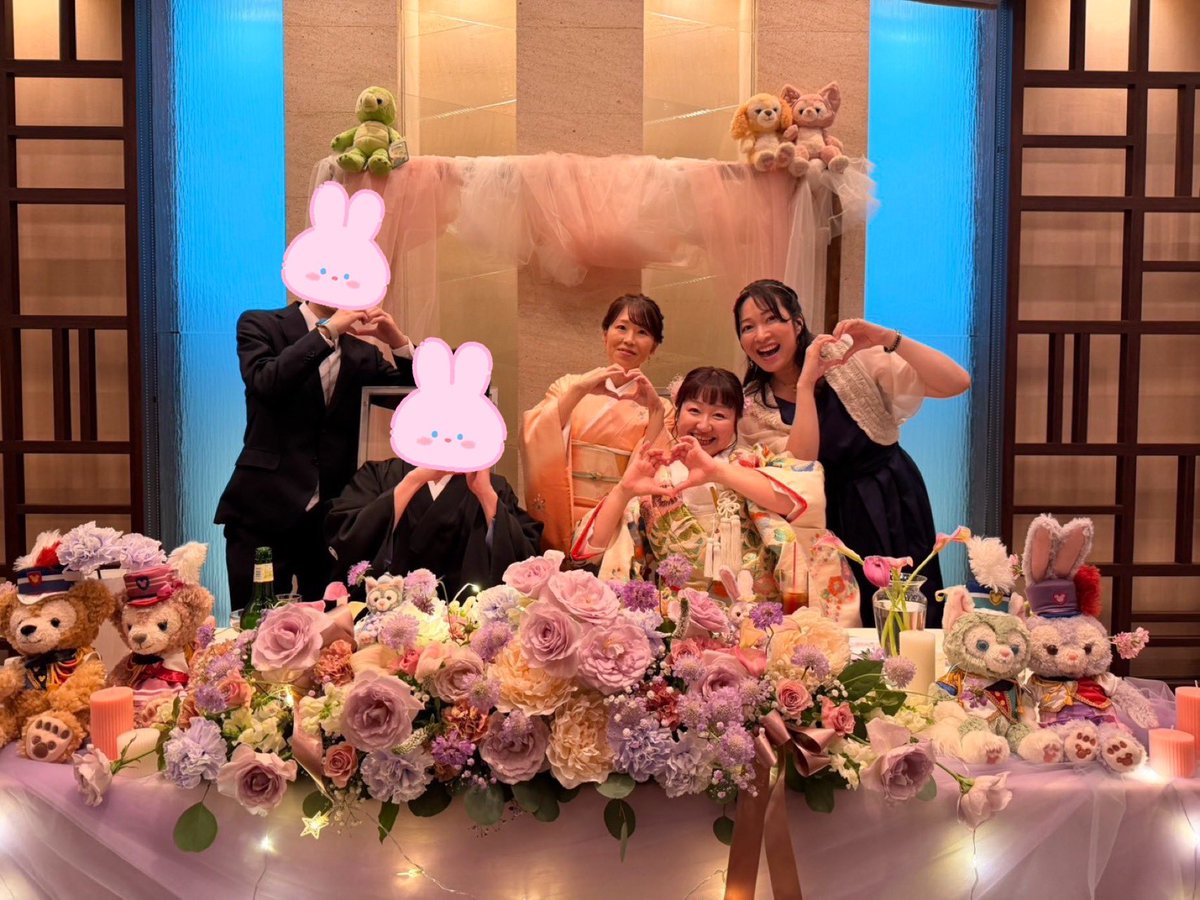 okeiv_v's tweet photo. れいことれいこの旦那さんとなっちゃんが来てくれたり、職場の先生たちも着物なのにジャンボリミッキーのレクチャーしてくれたり、おみう氏がエレクトリカルパレードで登場したり、司会の方におみう氏のおやつももらったり、明日から仕事なの辛😭 https://t.co/Y7rc9BQ2X3
