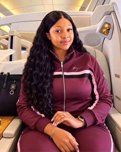 NNyashaYessur's tweet photo. The Chivayo men have a good taste in women they choose the most beautiful, look at G6's wife and the late Wicknell's wives https://t.co/QHmGzdAnx5