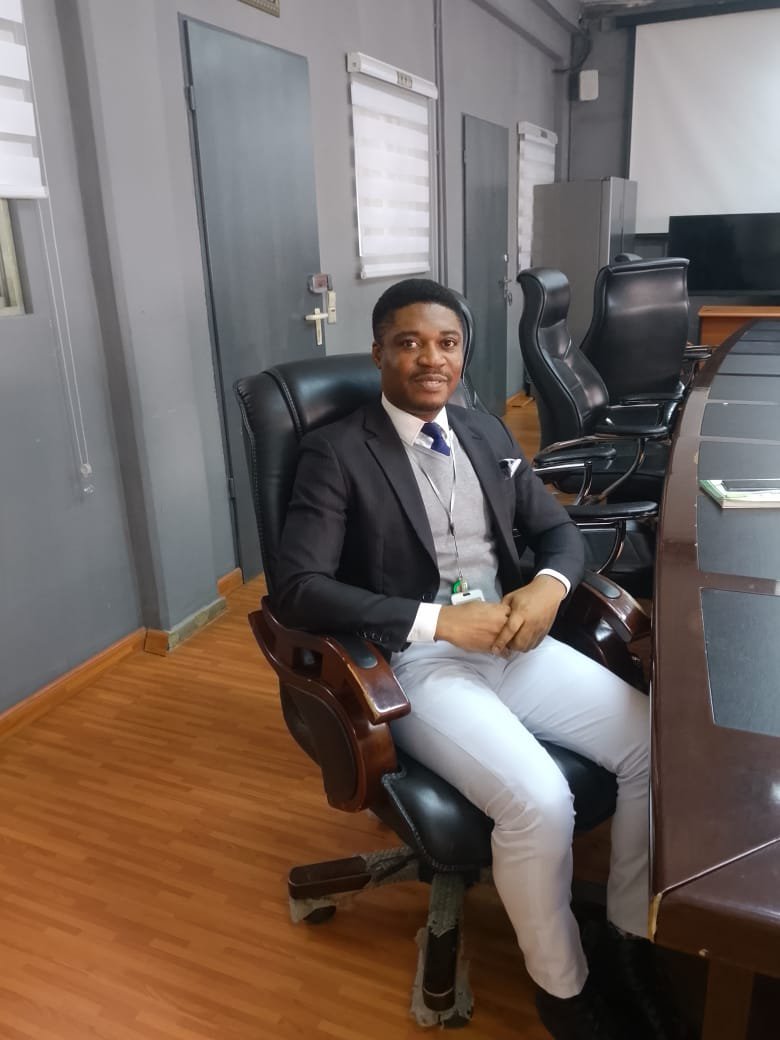 Denzelsweet's tweet photo. Monday
#tinubu #work #arisetv #rufaioseni #ayra https://t.co/7KSB22TyOF