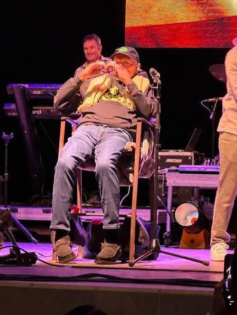 GeneralJoeM17's tweet photo. Do you wonder why you see performers in their late 70's, 80's and yes, even 90's , Englebert Humperdinck, Frankie Vallie some are in wheelchairs [Mike Love ] some needing oxygen mid performance [Rod Stewart] etc and you're wondering why the hell are they out on tour instead of retired?