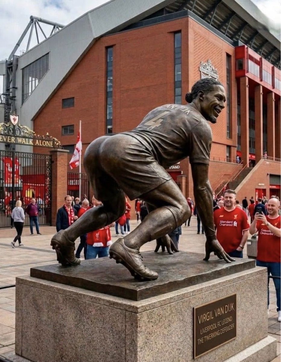 MaguireSkills's tweet photo. 🚨Liverpool reveal new Van Dijk statue outside Anfield… https://t.co/Y2ydJDCeHw