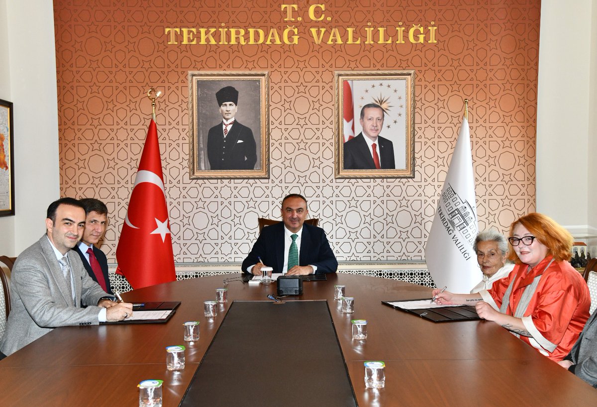 tekirdaggovtr's tweet photo. Hayırsever Nazan Albayrak tarafından Çorlu ilçemiz Yenice Mahallesi’nde yer alan mülkiyeti hazineye ait Sağlık Bakanlığına tahsisli arsa üzerine 2 hekimli aile sağlığı merkezi binası yaptırılacaktır.

https://t.co/lKKM49xhA7 https://t.co/ELaLqZ5TFZ