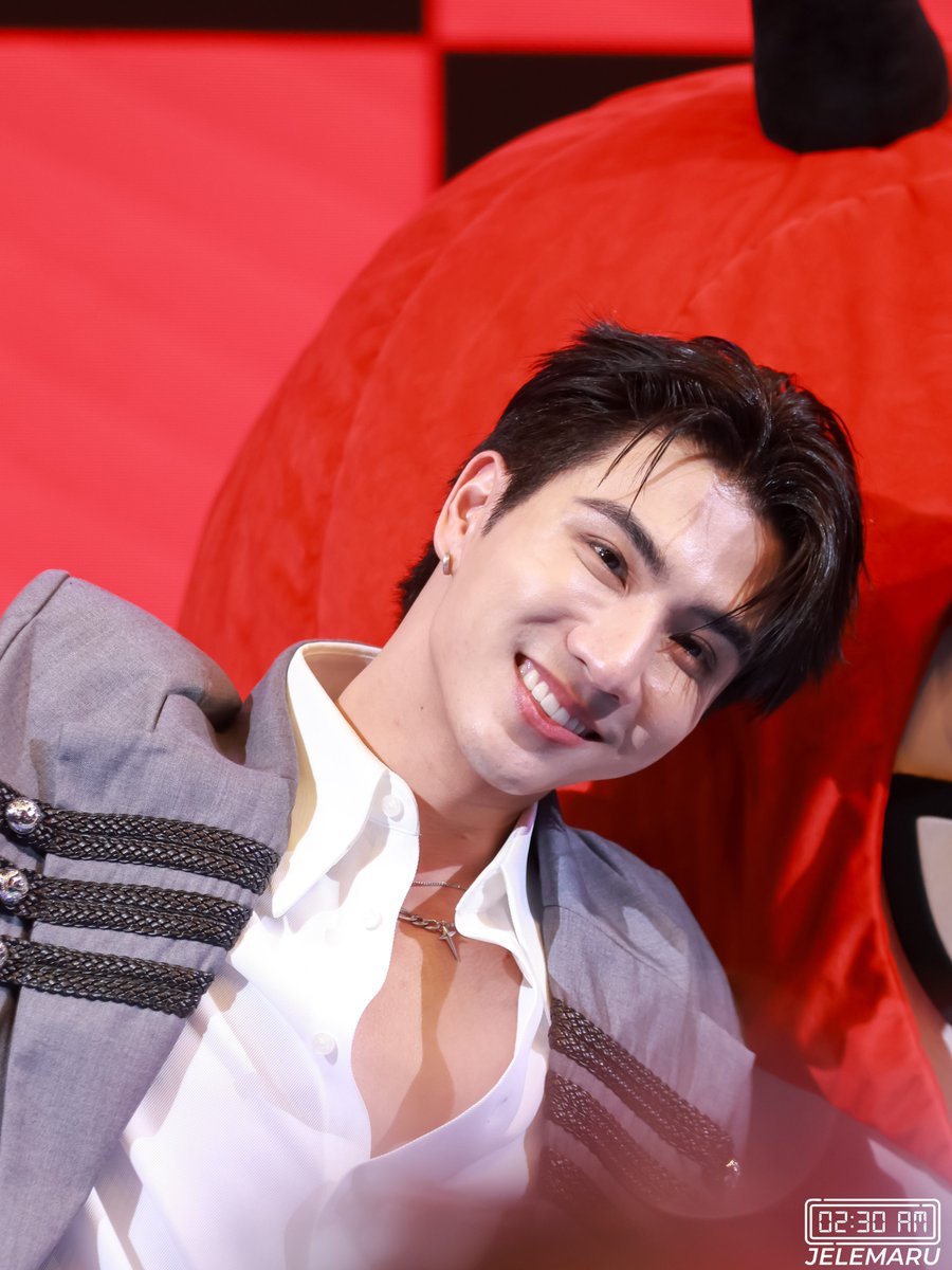 JeleMaruSpace's tweet photo. เพิร์ธแป๋ว ยิ้มน่าเอ็นดูมาก
PSD FAMILY 37TH KINGPOWER

#KingPowerxPerthSantaDomiia
#PerthTanapon https://t.co/9pS3kcrrwh