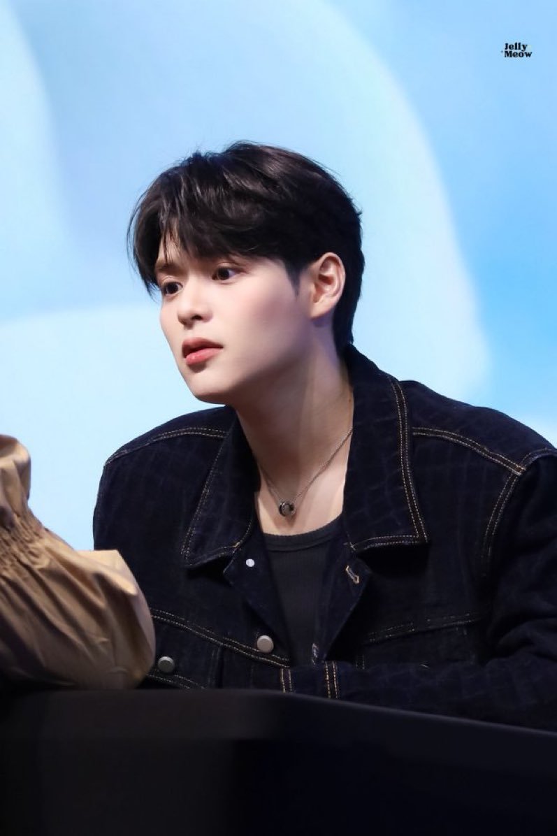 ohmpoon78145's tweet photo. Is he real?? Not AI right?? https://t.co/MB1y63WYNO