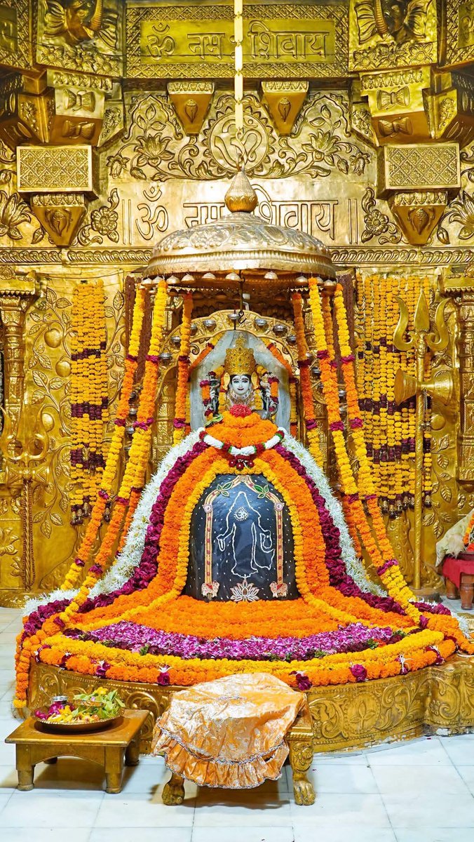 rio10314's tweet photo. 🛕श्री सोमनाथ महादेव मंदिर🛕*
दिनांकः 12 अक्टूबर 2026, आश्विन शुक्ल द्वितीया - सोमवार
 *🌞सायं शृंगार🌞* https://t.co/r2bNH8vJsW