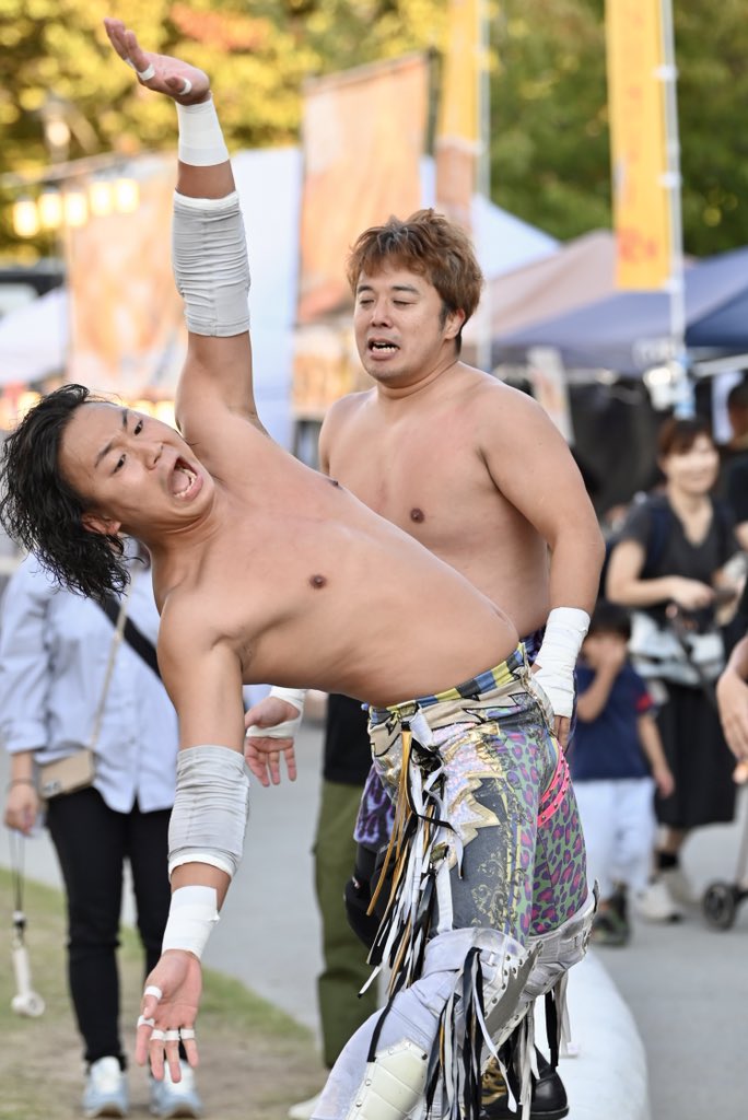 Dynamic_F's tweet photo. 10.12秋夢祭
やっぱり屋外プロレスは必然的にわちゃわちゃするので凄く楽しかったな！
来年の開催も期待したい！
#秋夢祭 https://t.co/Ktpyh3heTb