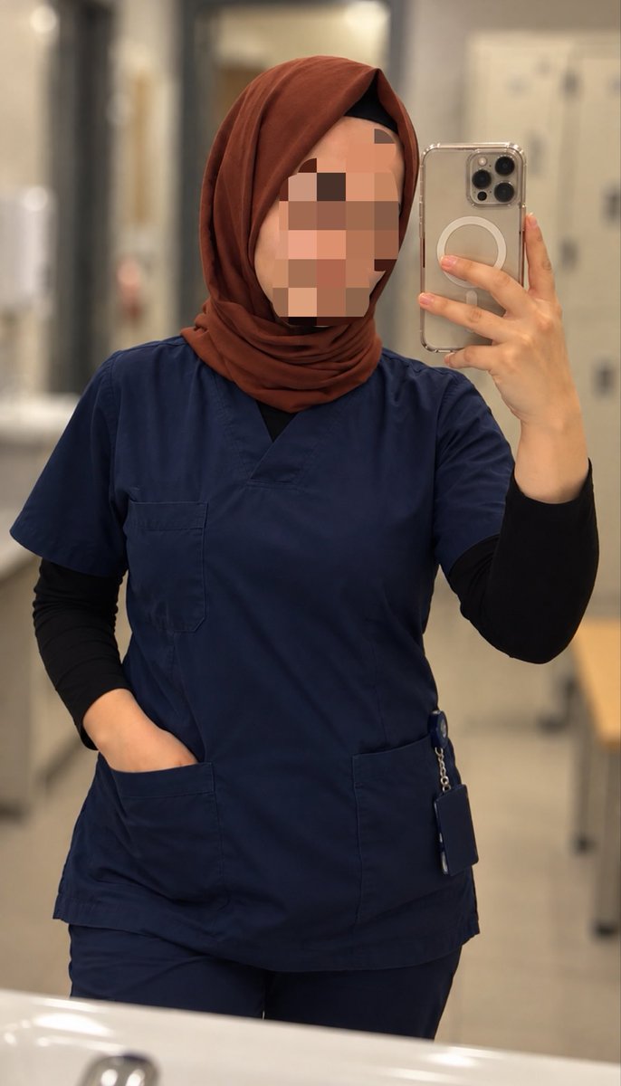 aysesbz112's tweet photo. Selam, iyi akşamlar. Şükür, bugün de bitti. 😂 https://t.co/PqQpXQ0io9