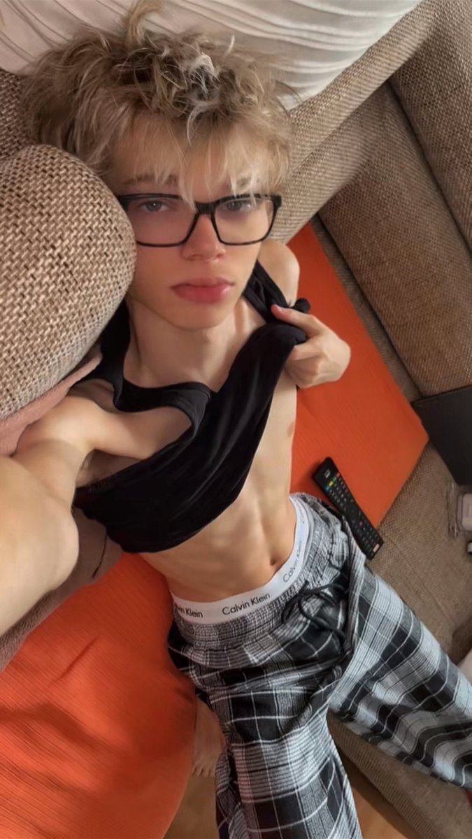 adam__lust's tweet photo. rate my body 😆 https://t.co/n1qmI1CSYR