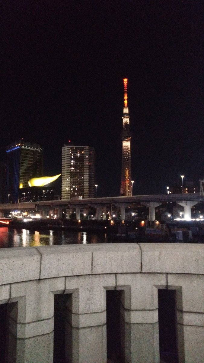 juncwub's tweet photo. 昨日はまためっちゃ散歩してた。
スカイツリー観ながら歩いて、エチオピア料理食べてきた。 https://t.co/13926BdREv