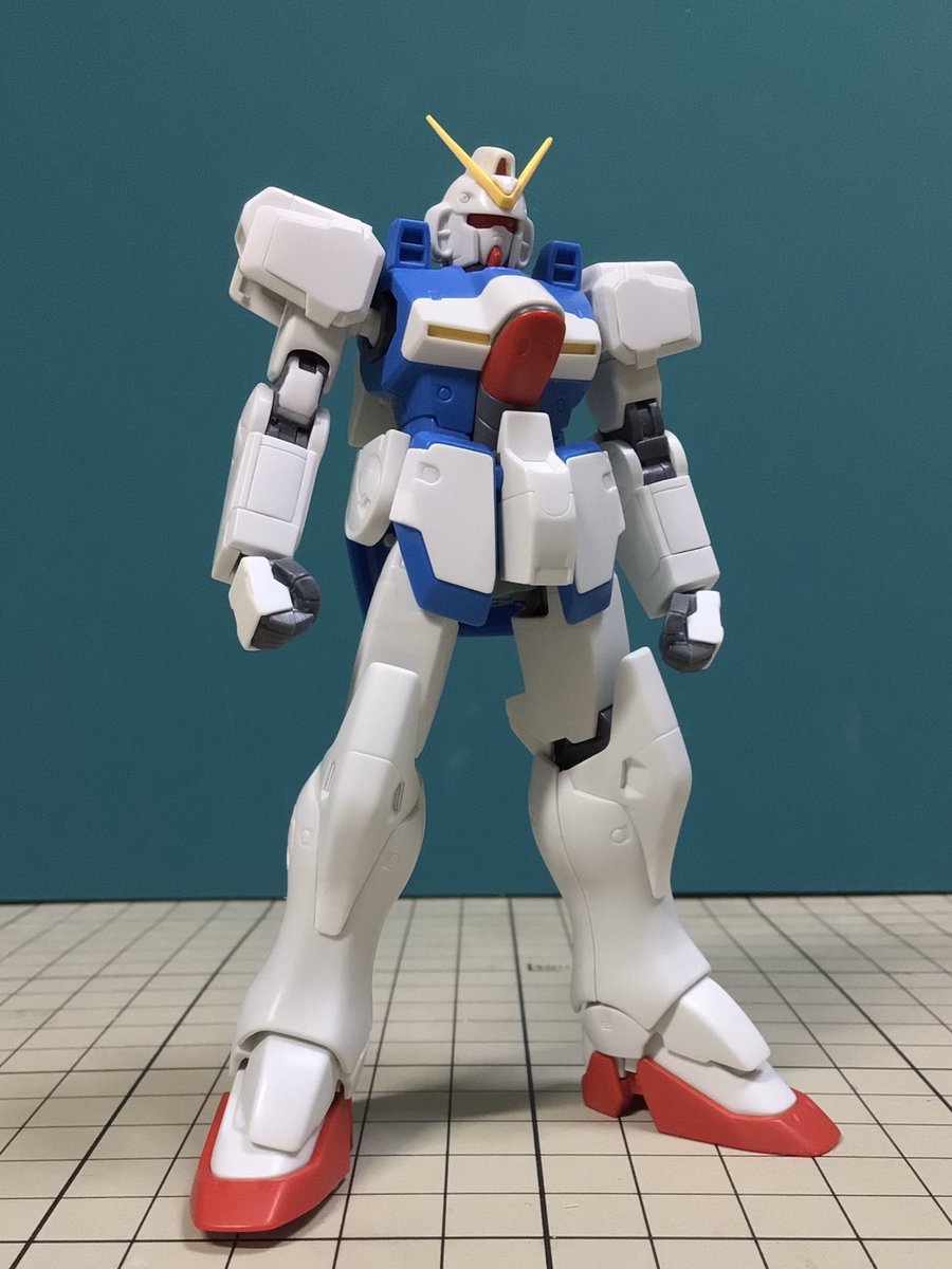 555Bancha's tweet photo. 今週末？のHGUC Vガンダムは脚のダクト関連をカービングニードルとスジ彫りカーバイトを駆使してひたすら彫り彫り。

スジ彫りでダクト底面のモールドを彫ってディテールup

老眼にゃ厳しい作業ですが、卓上LEDスタンドを新調したのでもうちょい裸眼で頑張れるw

とは言え12ヶ所一気は結構キツかった😵 https://t.co/gRdl451uB1