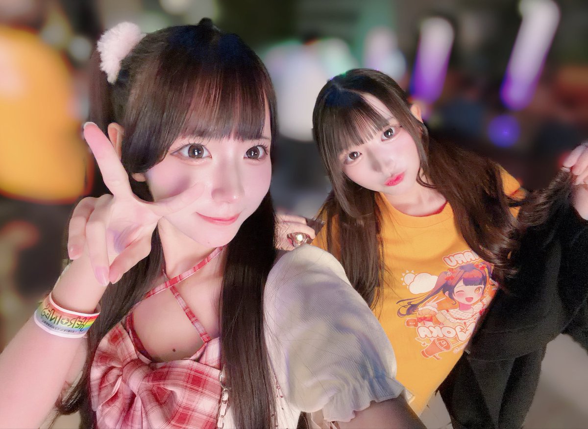 Heroines_canele's tweet photo. 本日開催の｢爆音祭~ツアー決起会SP｣をなれと二人で見に行ったよ♪♪
全グループぶち上がれて死ぬほど楽しかった（т-т）ライブ大好きなかぬさんにとっていい栄養になった♡
毎日ライブをしたいし見たいと改めて思った-  ̫- https://t.co/3ViVC6tqGt