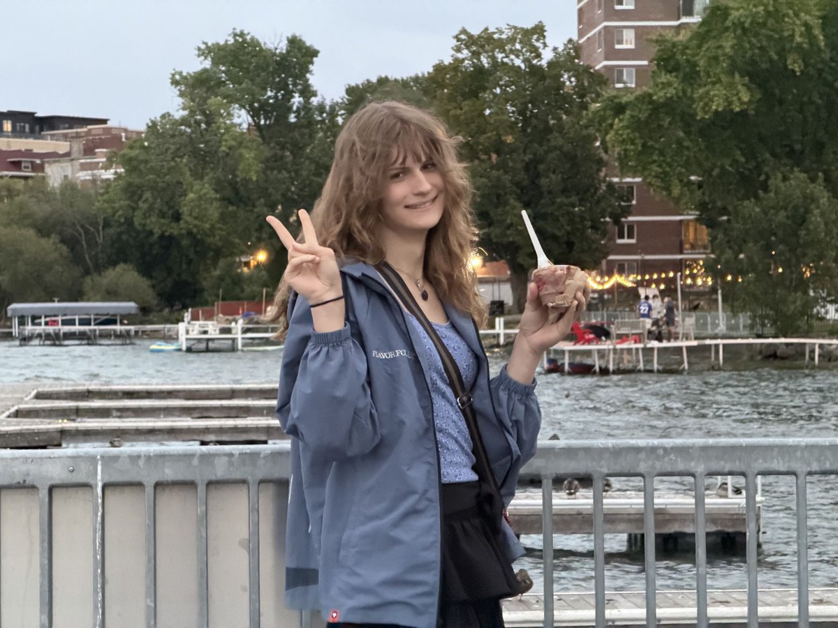 stelcerie's tweet photo. i am no longer billehbawb on here! i wanted to take a new name on some of my personal socials that i think fits me better. so, hi, im rena. the billehbawb youtube channel will stay the same but moving forward i plan to be stelcerie most places https://t.co/zjM8YJDN98