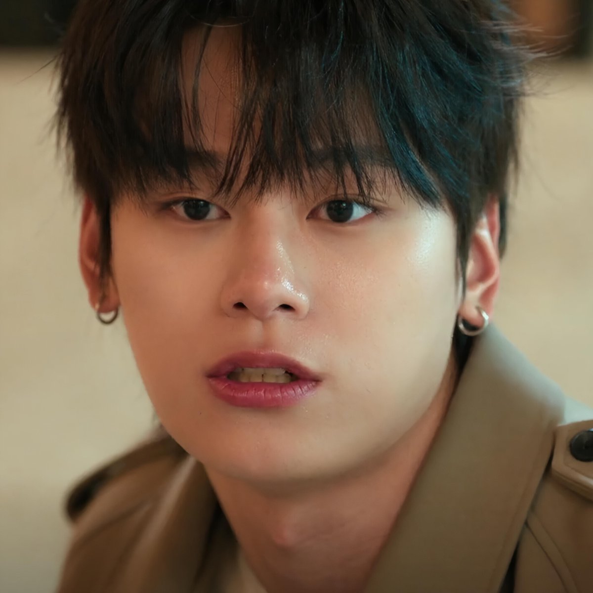 luvwoomn's tweet photo. cha woomin has the craziest facecard, i literally forget to blink whenever he shows up on my screen https://t.co/0KGlIpdl9s