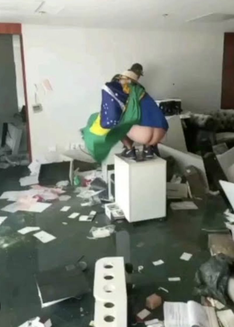 bellwmel's tweet photo. ué https://t.co/QzbvOQ6jhv