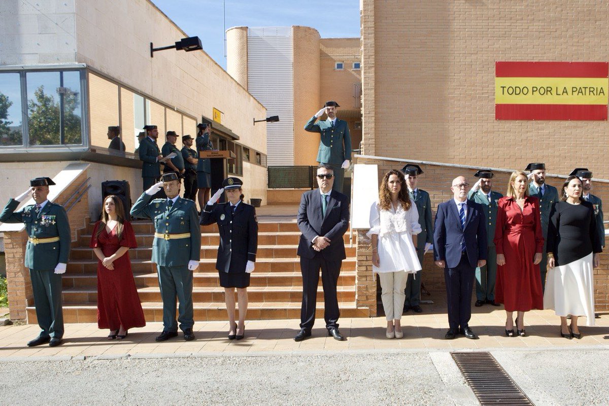 AidaCast's tweet photo. Hoy hemos acompañado a la @guardiacivil en la celebración de su día, junto a Policía Local y Protección Civil.

Una jornada para reconocer, también, la responsabilidad que comparten quienes trabajan al servicio de la ciudadanía y agradecer su dedicación en Rivas. https://t.co/rjklfUsG5r