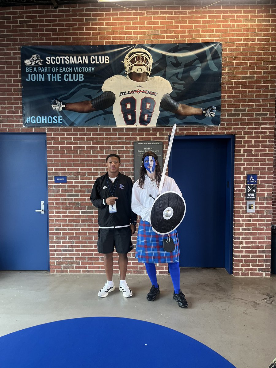 TryonDuncan_'s tweet photo. I had a great time Saturday @BlueHoseFB with the win over Davidson!
Thank you @Coach_MikeBruno for the invite!
@CoachJuwanMoye 
@REFINEDFB @nateharris79 @RO_Connell @Spartanburg_FB @Level99Training https://t.co/yIFOvqfOxc