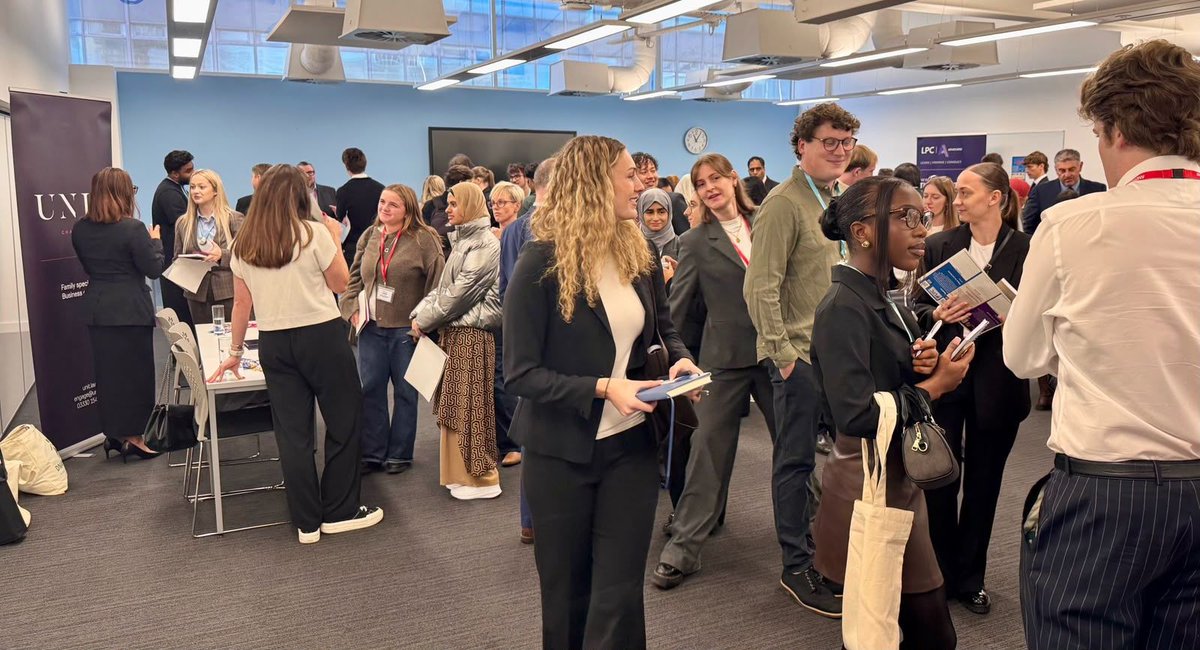 UnitChambers's tweet photo. We recently attended The University of Law’s Pupillage Fair in Manchester. 👋

It was great to meet students interested in a career at the Bar, with our pupil barrister Isabella Lloyd also taking part in the panel discussion to share her experience of the pupillage process. https://t.co/A4baHMnEmb