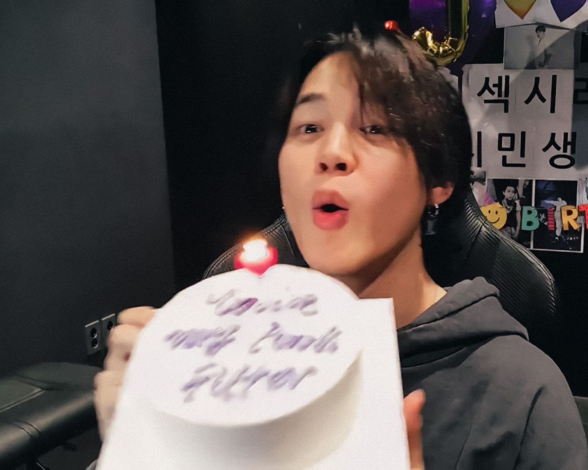 btschartsxdaily's tweet photo. 🎂 RT & REPLY 🎂

#ItBoyJiminDay
#31YearsOfSincerity
#OctoberMagicJimin
#1013Muse
#OurLightJimin
#BornForTheStageJimin
#HealingVoiceJimin 
#LegendMakerJimin
#PapacitoJimin
#CutieSexyLovelyBrainyJimin
#WithJiminTillTheEnd
#단한번뿐인_아티스트_지민
#매일_지민이를_생각해
GOOD HUMAN JIMIN
OUR PRIDE JIMIN
THANK YOU JIMIN