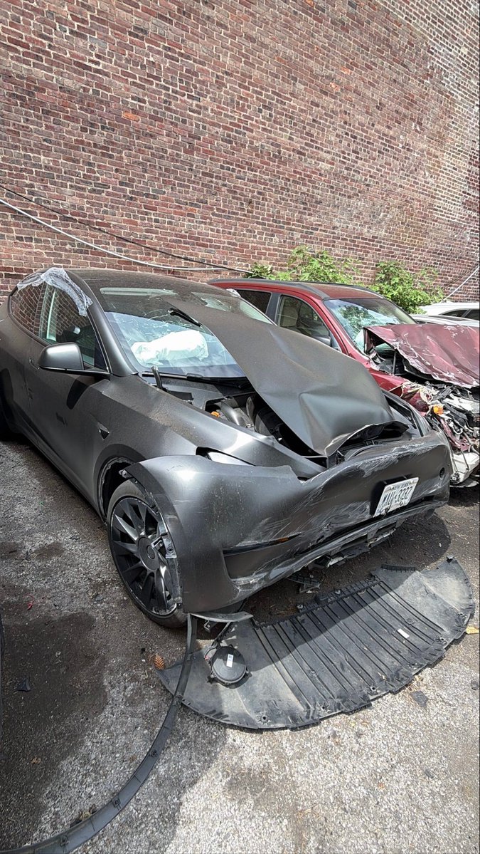 tyler3fba's tweet photo. don't get into the car business 🙏

RIP to the model y https://t.co/NcA8xKA9BW