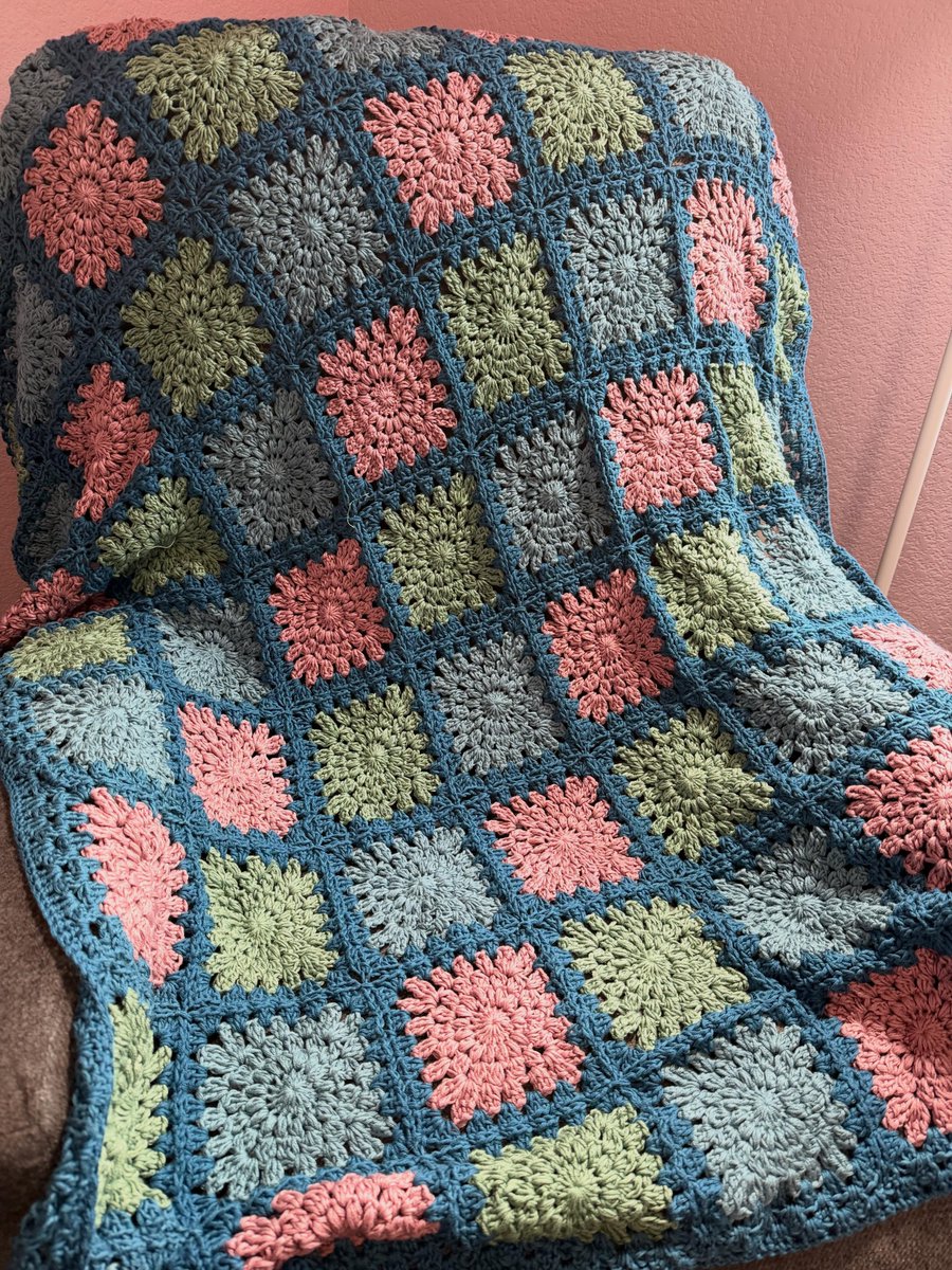 LionBrandYarn's tweet photo. The couch called… it needs this blanket. 🤩🧶
Coboo® Yarn: https://t.co/0Zh6ETCg2G
📷 yarn_vee (IG)
.
#crochet #crochetallday #crochetaddict #crochetlove #yarn #yarnlove #yarncrafts #handmade #diycrafts #crochetersofinstagram https://t.co/e0tBppclUY