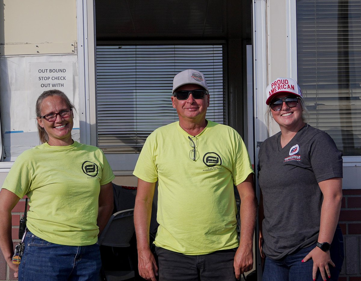 freijeauctions's tweet photo. The friendly faces behind the checkout booth! 👋🔨
Our team is here to help make auction day run smoothly from start to finish!
#FreijeAndFreije #AuctionDay #OurTeam #LiveAuction #TeamFreije #AuctionLife #TeamFridge https://t.co/UkLIblWkGB