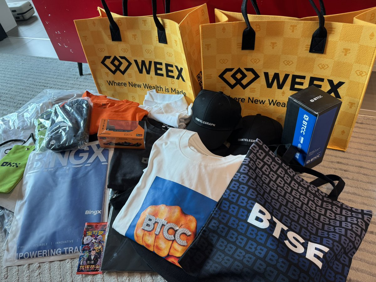 COCOteamvnn's tweet photo. 🎁 COCOLABS TOKEN2049 MERCH GIVEAWAY 🇸🇬🔥

23kg hành lý mang quà từ TOKEN2049 Singapore về cho #CocoFam, giờ là lúc tìm chủ nhân cho 10 phần merch cực xịn rồi đây! 👀❤️

🎁 10 phần quà merch độc quyền từ CocoLabs đang chờ bạn!

Cách tham gia:

Follow @cocolabsvn @COCOteamvnn 
Like ❤️ & Repost 🔁 bài viết này
Comment: Bạn muốn nhận món merch nào nhất từ CocoLabs? + tag 2 người bạn cùng tham gia.
Share bài viết để lan tỏa giveaway đến cộng đồng Web3!

⏰ Thời gian: 12/10 -15/10

🎉 10 người may mắn sẽ được CocoLabs lựa chọn và công bố tại https://t.co/Td3iIGmlV3.

Cùng #CocoLabs mang tinh thần TOKEN2049 về với cộng đồng Web3 Việt Nam! 🇻🇳🚀

Good luck, #CocoFam! 🍀

#CocoLabs #TOKEN2049 #Giveaway #Web3 #CryptoVietnam