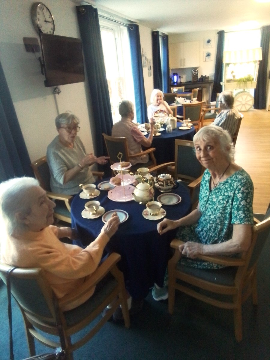 FriendsElderly's tweet photo. Our residents at Orford House Care Home marked International Day of Older Persons with a delightful afternoon tea, enjoyed with their beautiful new China tea set. 🫖🍰

Find out more about our Coulsdon care home: https://t.co/b3z7hCcsOQ
#carehome #Orfordhouse https://t.co/qBgxCWi0ED