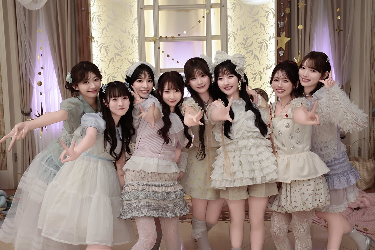 CUTIE_STREET_'s tweet photo. 🔑🧸オンライン特典会 2次ビンゴ先着販売受付開始🧸🔑

10/14(水)15:00〜
『CUTIE STREET オンライン特典会』
@ CUTIE STREET YouTube

今回は❕
『ご褒美しよっ！MVスタイリング衣装』
で登場します🧁🎠

＝＝＝＝＝＝＝＝＝＝＝＝＝＝
【商品情報】🛍️
🎀デジタルビンゴ券付きプリントチェキ(1メンバーにつき6種ランダム)

【BINGO賞】🏆
⭐️1番目～5番目 ワイドチェキ(宛名、サイン)
⭐️6番目～20番目 お名前呼び動画(約10秒)
⭐️21番目～65番目 撮り下ろしソロ

▼ご購入と詳細はこちら🔗
https://t.co/Z2Ge3cMbet
期間: 〜10/14(水)15:00

※サイン入り商品への応募は『CUTIE STREET有料FC会員限定』となります。

#CUTIESTREET #きゅーすと