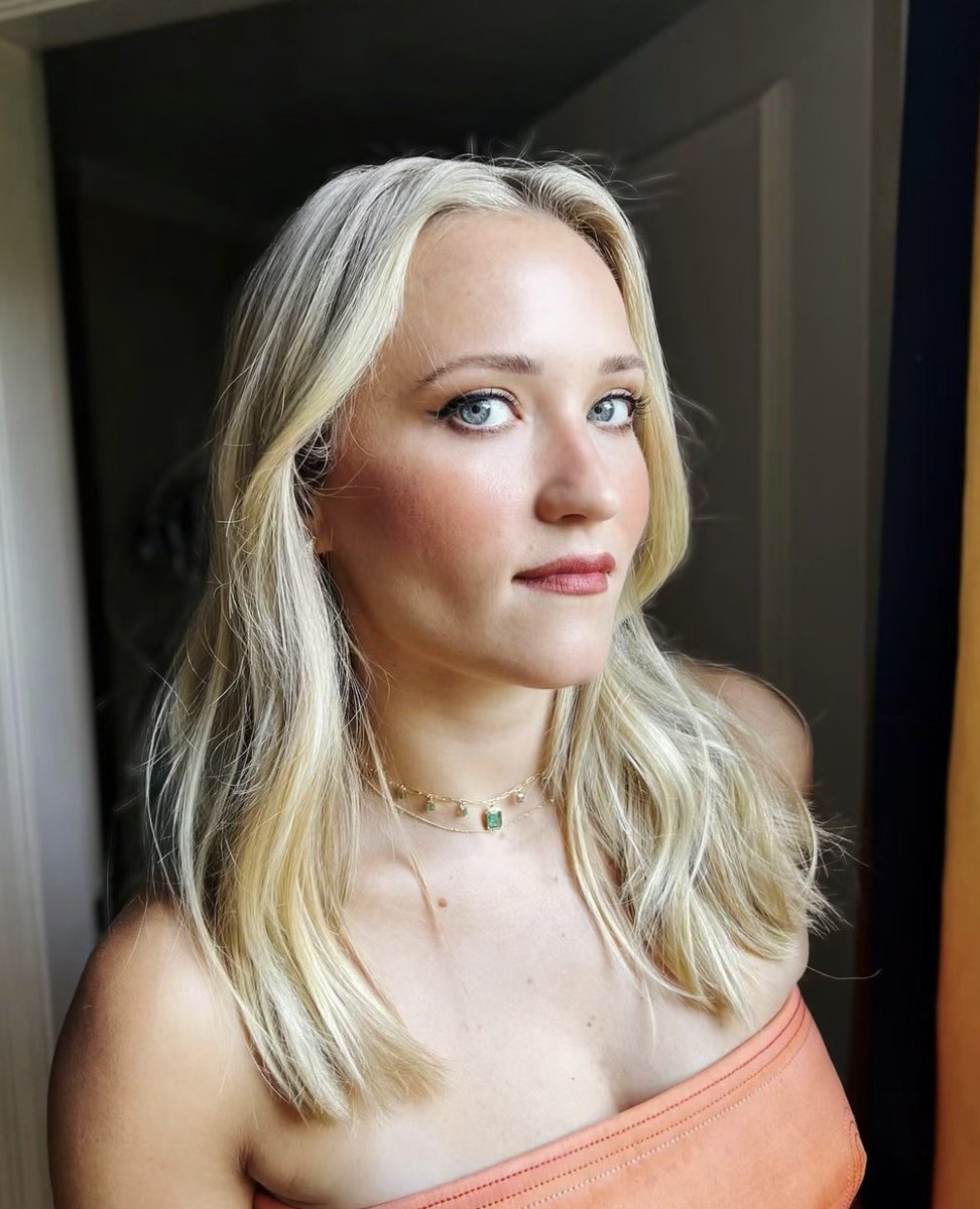 CareersSears's tweet photo. Emily Osment via Instagram
#emilyosment https://t.co/kxr0A0T7Dw